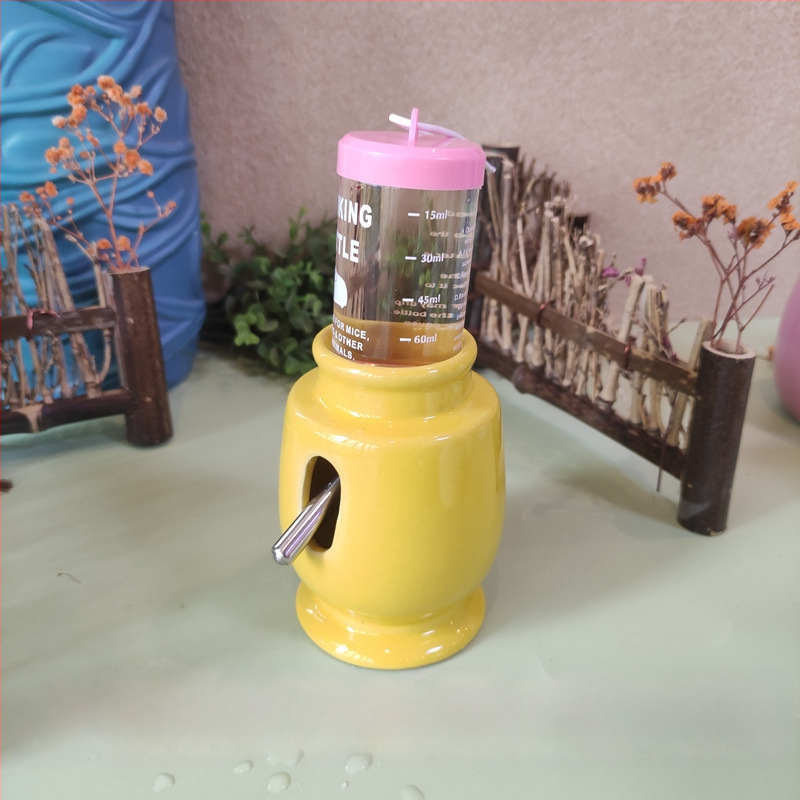 Hamster – sticlă ceramică de apă, bol de hrană și fântână cu bilă pe suport