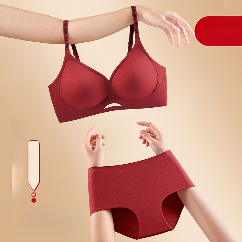 Női seamless fehérnemű készlet, 3/4 kosár, vékony formázott kosár, acélgyűrű nélkül, anyag: nylon/poliamid 75%, hátul négy sor kapocs