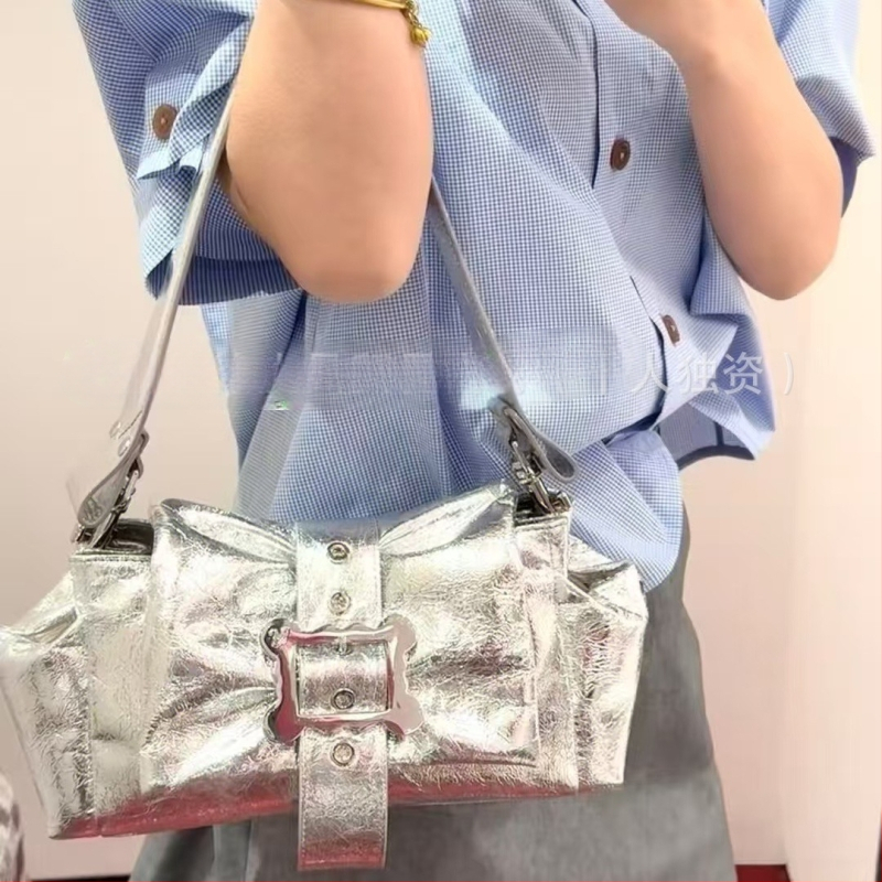 Empress torbica za podlakticu s mašnicom Hazel, crossbody s jednim remenom, srednja veličina, prirodna koža