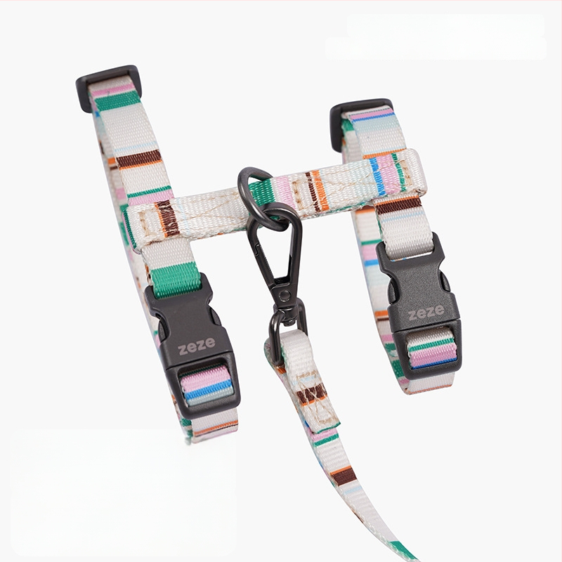 Zeze I-formájú állítható, szakadás elleni kutyapóráz, mellény-stílusú, kis testű kutyáknak; anyag: poliészter, poliaketal gyanta, cinkötvözet