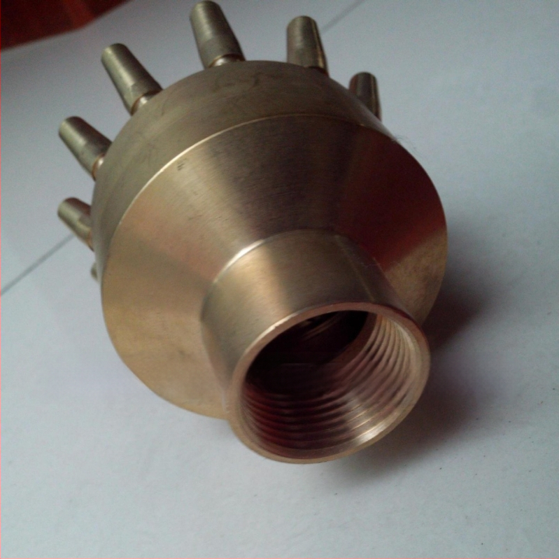 Ορείχαλκινο ακροφύσιο φοντάν για κήπο και υδάτινο τοπίο, τριών επιπέδων ανθώδης σχεδιασμός, μη ρυθμιζόμενο