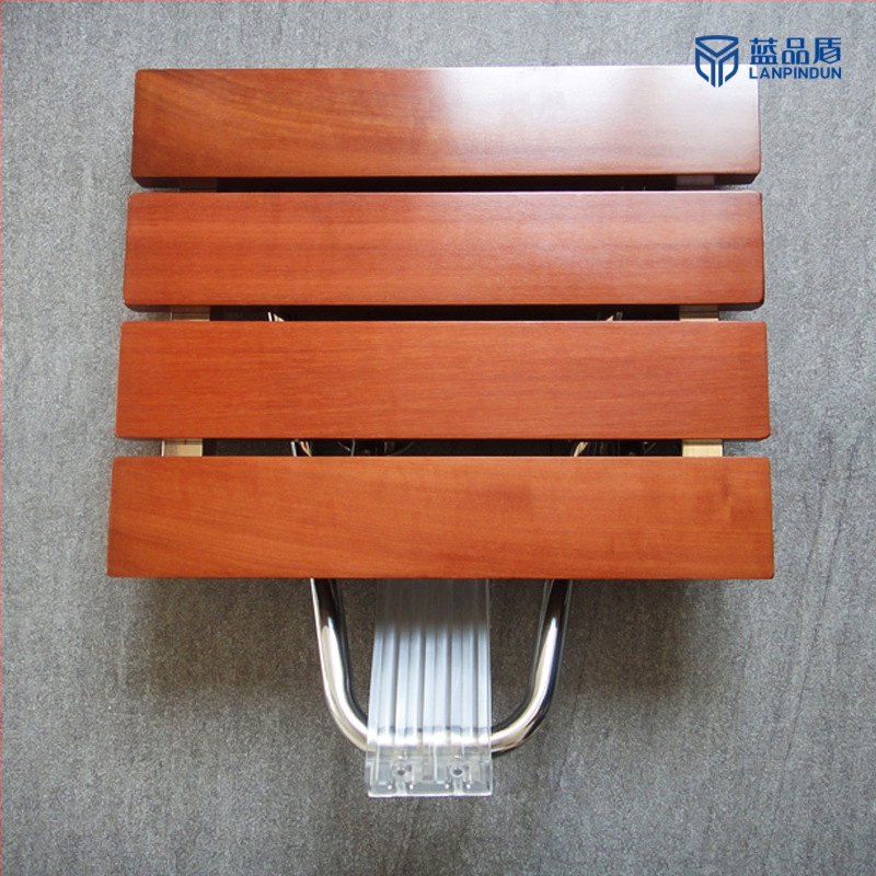 Blue Shield сгъваем безпрепятствен стол за баня с дървена и неръждаема стомана конструкция; антисептично дърво; подходящ за баня, дом, болница, дом за грижи и хотел