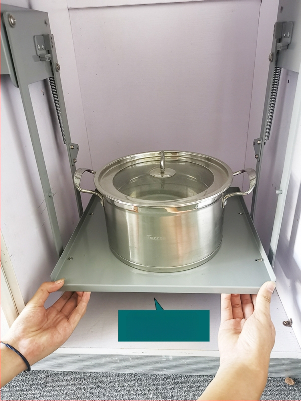 Кухненски шкафов повдигащ механизъм за издърпваща се кошница и рафт за сокоизстисквачка и миксер – Yue Dun, боядисана въглеродна стомана, Нов китайски стил