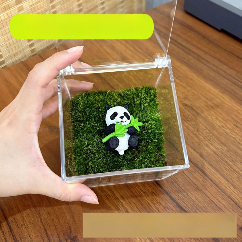 Peisaj mic cu mușchi în sticluță pentru birou – lucrat manual, din plastic, personalizare disponibilă cu imprimare a logo-ului, potrivit ca cadou de afaceri