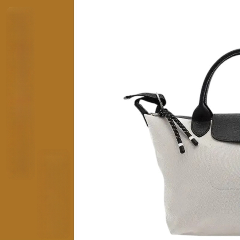 Torba u obliku knedle od kraft papira, gradski minimalistički stil