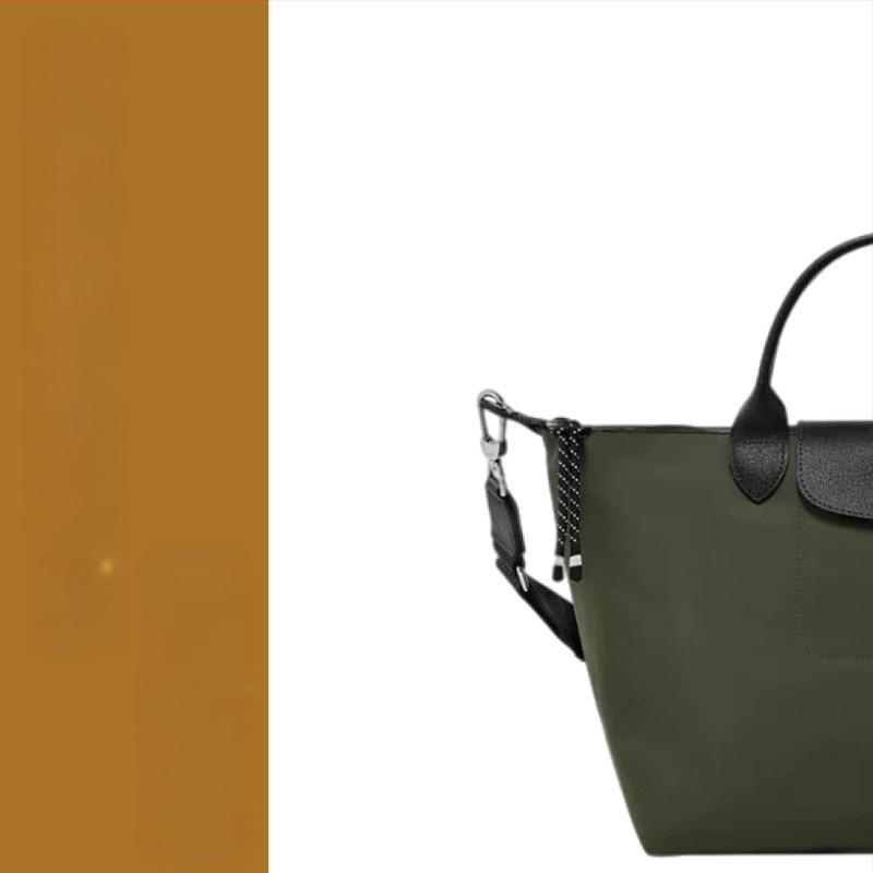 Torba u obliku knedle od kraft papira, gradski minimalistički stil