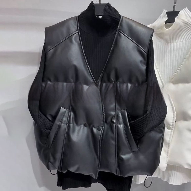Vesta din piele sintetică, guler în V, fără mâneci, croială în formă de A, fibră poliester