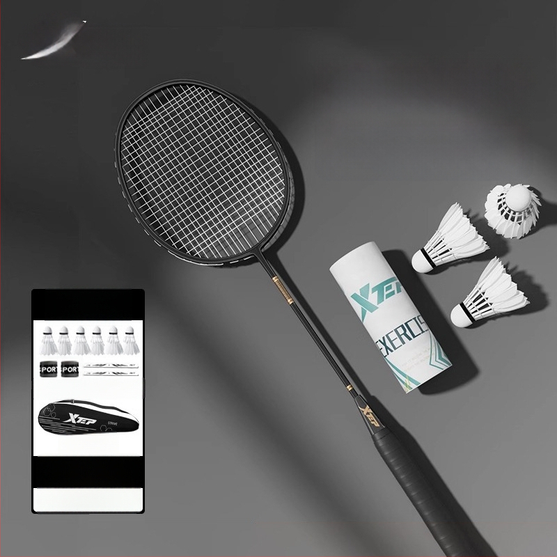 Ρακέτα Μπάντμιντον από ανθρακονήματα, ελαφριά, ενιαίου σχεδιασμού, ευθύς άξονας, 95–100 g, μεσαία σκληρότητα, κατάλληλη για αρχάριους