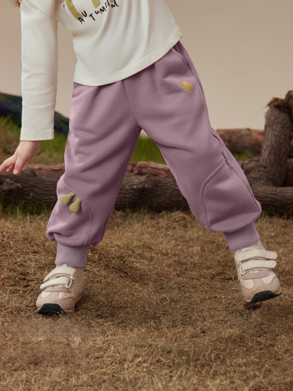 Beitaisi Gyermek nadrág fleece-béléssel, pamut-keverék anyag (85,1% pamut), középmagas derekú elasztikus övvel