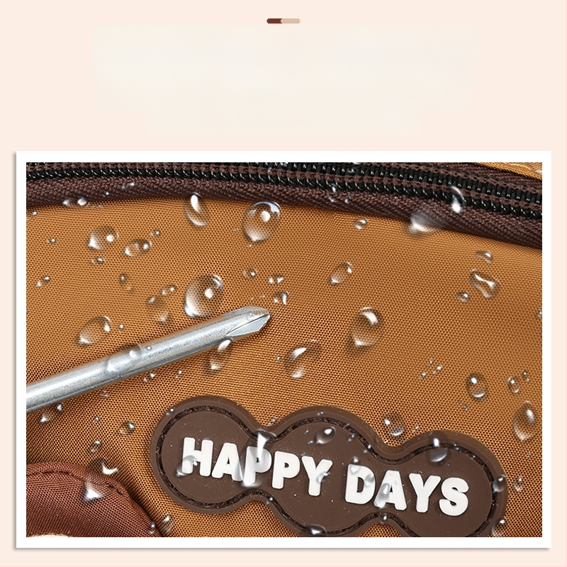 Nylonový batoh, skladací, s oblúkovými ramennými popruhmi, vzor anime kreslených postáv, pre školské použitie