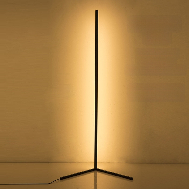 Padlólámpa LED-line dizájnnal, derékszögű hosszú csíkkal, nappaliba vagy hálószobába; 220V; akril Árnyékoló; állítható magasság; CRI 80-90