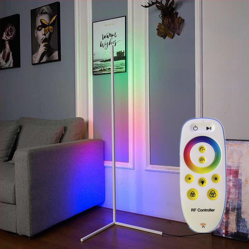 Padlólámpa LED-line dizájnnal, derékszögű hosszú csíkkal, nappaliba vagy hálószobába; 220V; akril Árnyékoló; állítható magasság; CRI 80-90