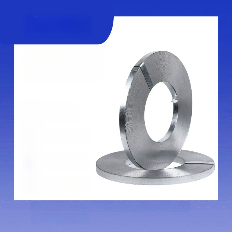 Galvanizált acél szalag fémtermékek csomagolásához, nagy szilárdságú 850 MPa, vastagság 0,5–1,0 mm, tekercs belső Ø 300–400 mm