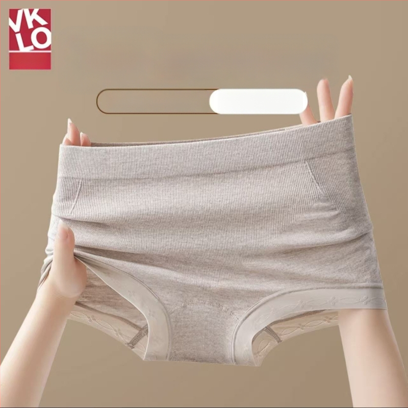 Dámske boxerky z modalového materiálu, stredne vysoký pás, elastické a priedušné, obsahujú 80–90% modálu a viskózovú podšívku