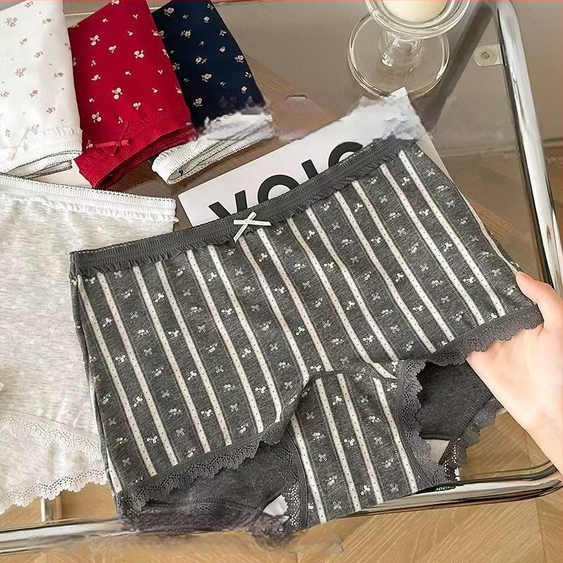 Dievčenské bavlnené boxerkové nohavičky s kvetinovým vzorom, antibakteriálne, priedušné, rýchloschnúce; vysoký pás; hlavná látka 90–95% bavlna; výstelka v rozkroku 100% bavlna