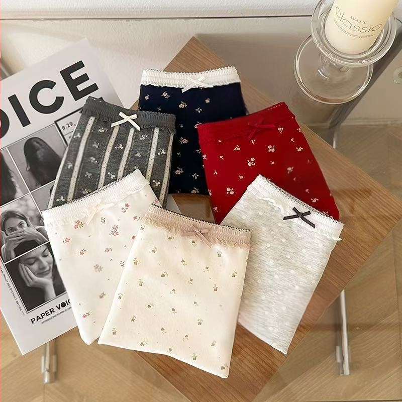 Dievčenské bavlnené boxerkové nohavičky s kvetinovým vzorom, antibakteriálne, priedušné, rýchloschnúce; vysoký pás; hlavná látka 90–95% bavlna; výstelka v rozkroku 100% bavlna