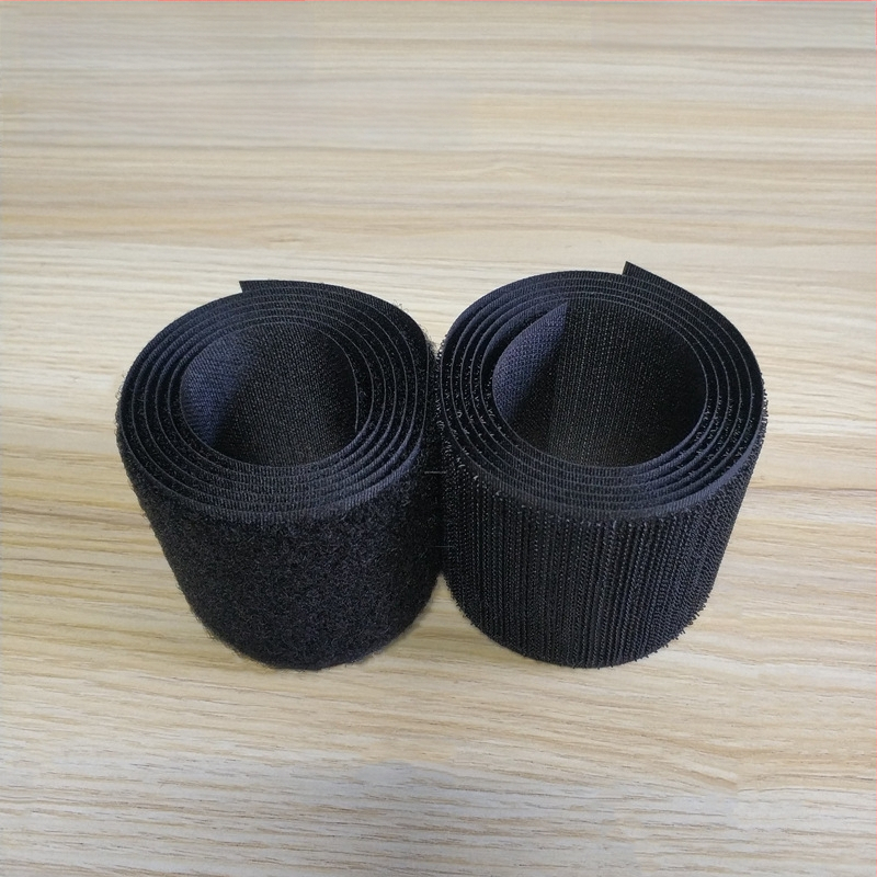 Велкро лента за закопчаване за шиене — 50% найлон + 50% полиестер; за облекло, обувки и шапки.