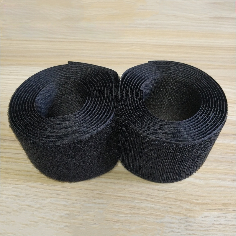 Велкро лента за закопчаване за шиене — 50% найлон + 50% полиестер; за облекло, обувки и шапки.