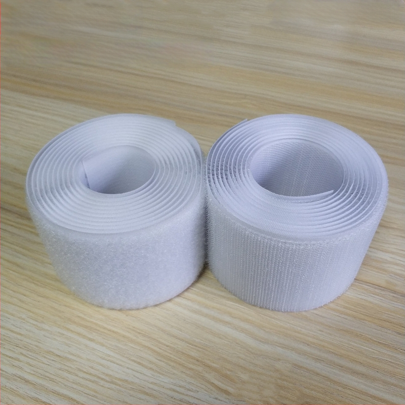 Велкро лента за закопчаване за шиене — 50% найлон + 50% полиестер; за облекло, обувки и шапки.