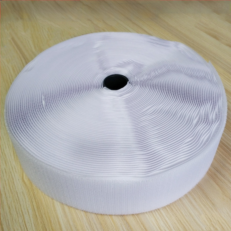 Велкро лента за закопчаване за шиене — 50% найлон + 50% полиестер; за облекло, обувки и шапки.