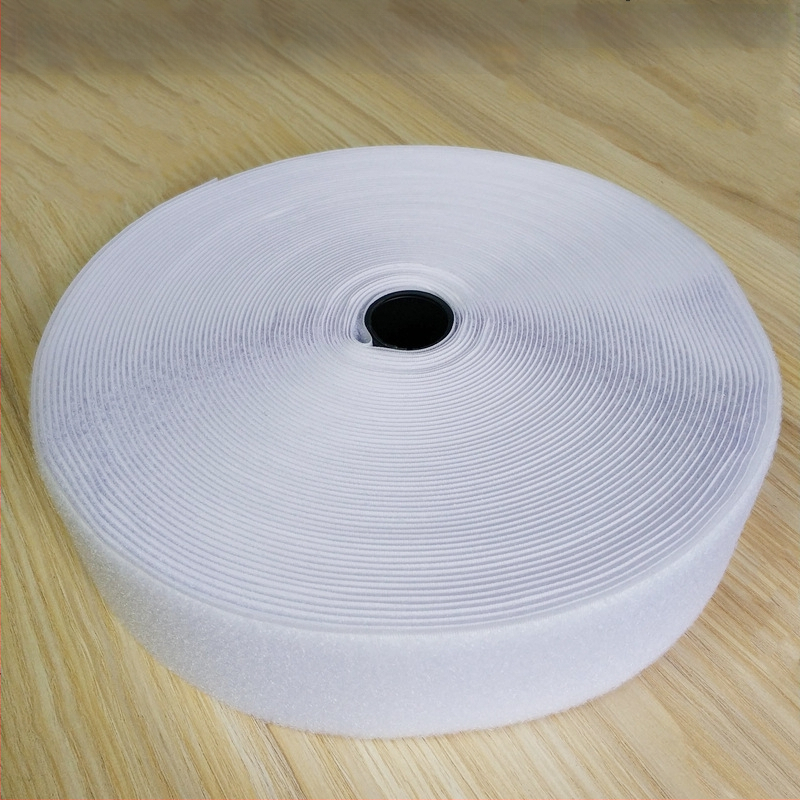 Велкро лента за закопчаване за шиене — 50% найлон + 50% полиестер; за облекло, обувки и шапки.