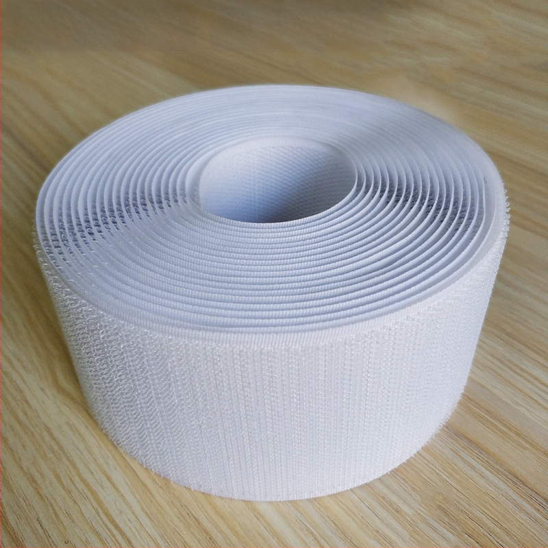 Велкро лента за закопчаване за шиене — 50% найлон + 50% полиестер; за облекло, обувки и шапки.