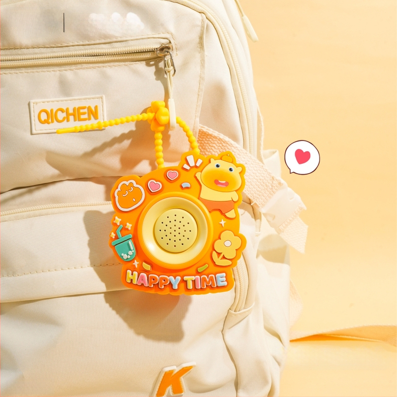 Capybara LuLu карикатурен ключодържател, PVC материал, аксесоар за чанта и играчка, IP одобрен (аниме игри)