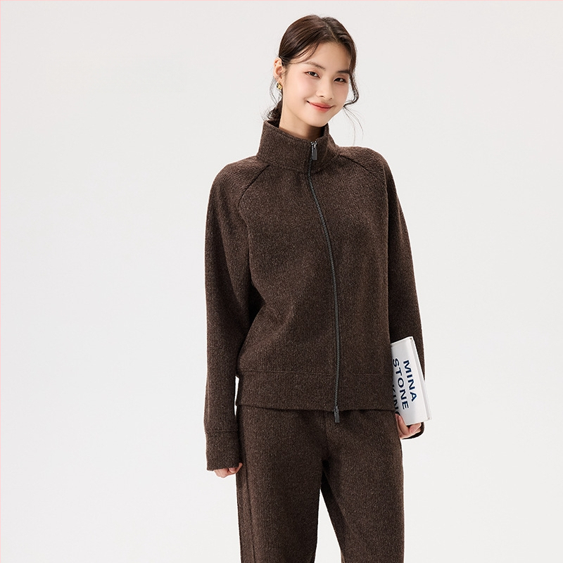 Női kardigán függőleges csíkokkal, vast anyag, laza szabás, hosszú ujjú, cipzárral záródó