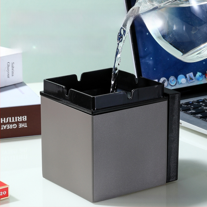 Пепелник за кола от неръждаема стомана, двуслоен и ветроустойчив, с капак; включва фуния; нано покритие.