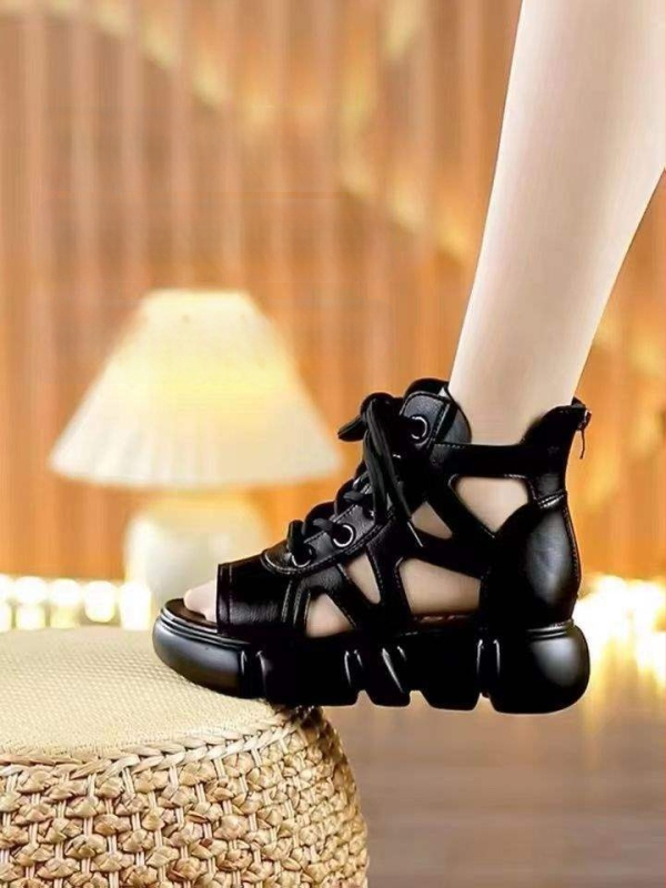 Sandale cu un singur curea, vârf pătrat, din piele pe două straturi, talpă din spumă de cauciuc, lansare primăvara 2024