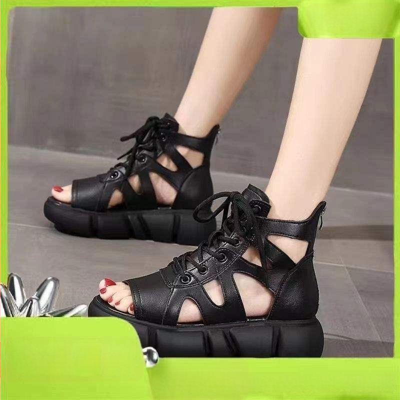 Sandale cu un singur curea, vârf pătrat, din piele pe două straturi, talpă din spumă de cauciuc, lansare primăvara 2024