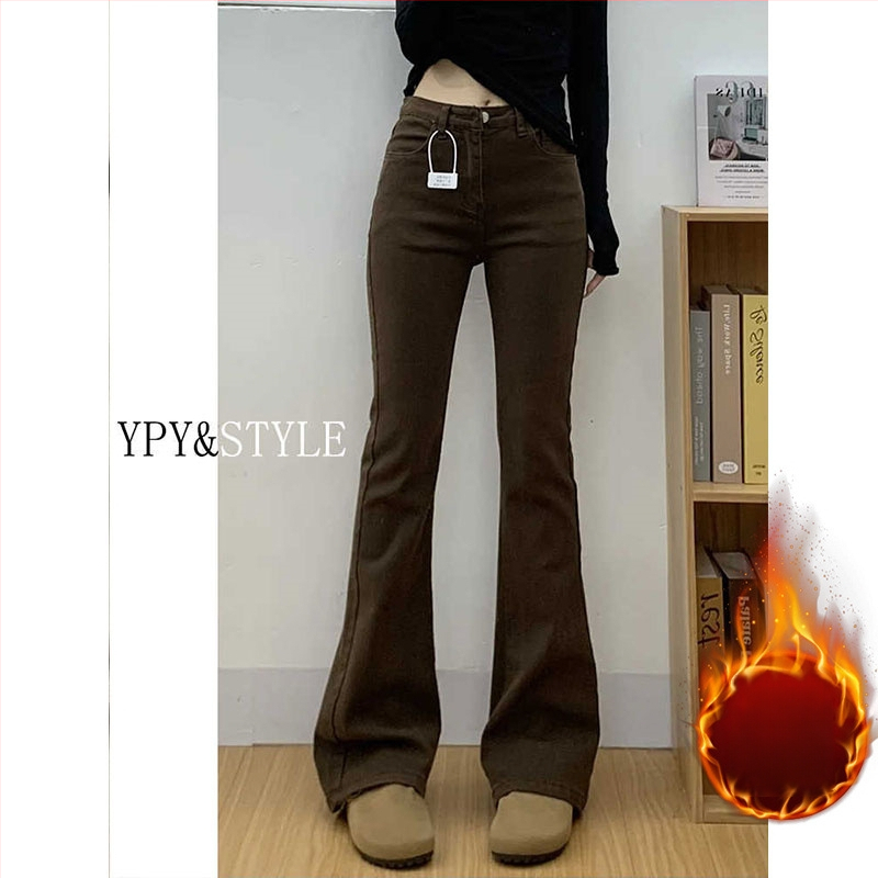 Jeanși cu siluetă micro-flare, denim cu căptușeală din fleece, talie înaltă, poliester 30–50%