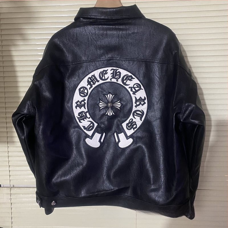 Δερμάτινο μπουφάν PU, γιακά τύπου Lapel, μονόκουμπωτο κλείσιμο, φαρδιά γραμμή, πλαϊνές τσέπες, διακοσμητικά κεντήματα με διασταυρωμένο σχέδιο