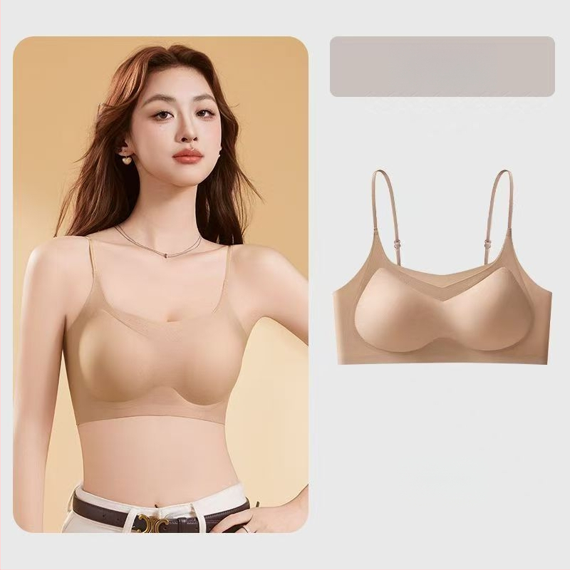 Športová podprsenka s funkciou Lift, pevné dvojité ramienka, 3/4 koš, stredne tvarovaná, vonkajší materiál Nylon/Polyamid, podšívka Spandex 70–80%