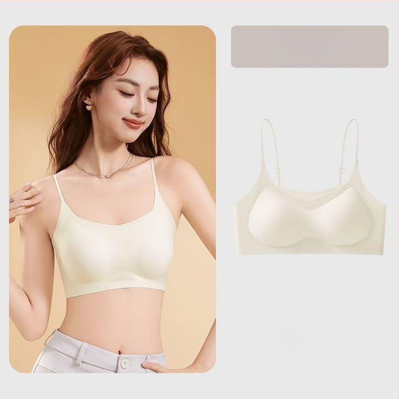 Športová podprsenka s funkciou Lift, pevné dvojité ramienka, 3/4 koš, stredne tvarovaná, vonkajší materiál Nylon/Polyamid, podšívka Spandex 70–80%