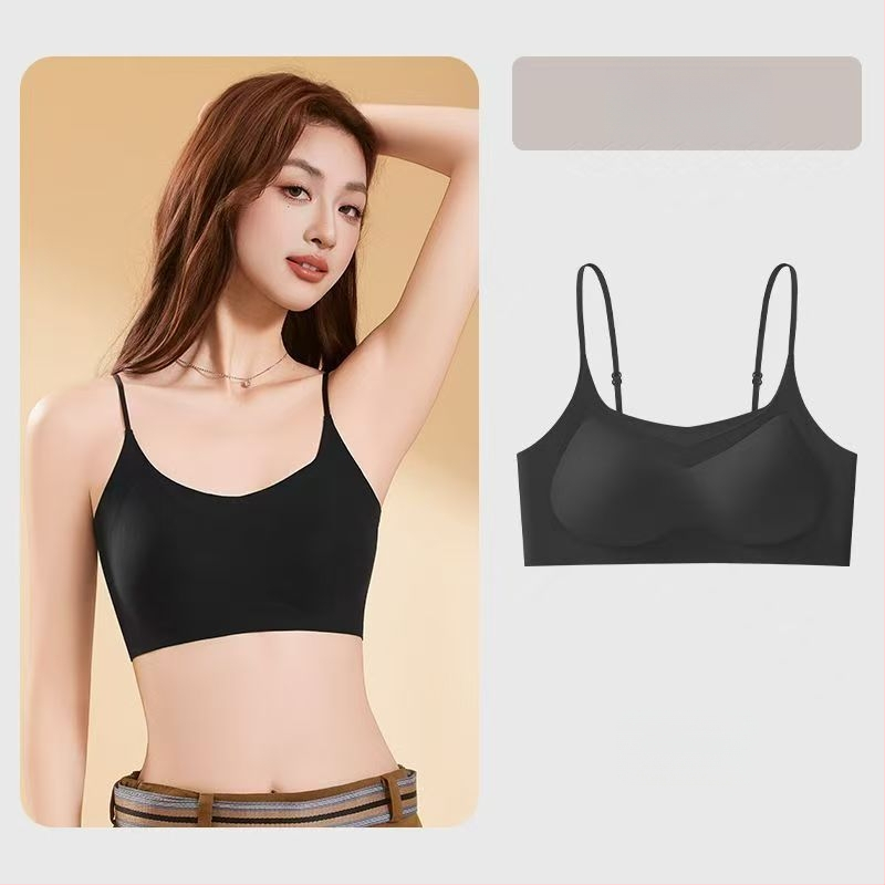 Športová podprsenka s funkciou Lift, pevné dvojité ramienka, 3/4 koš, stredne tvarovaná, vonkajší materiál Nylon/Polyamid, podšívka Spandex 70–80%