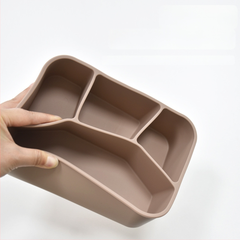 Szilikonból készült ebédes doboz négy rekesszel, mikrohullámú sütőben használható, zárható és hordozható, kapacitás 800–1000 ml