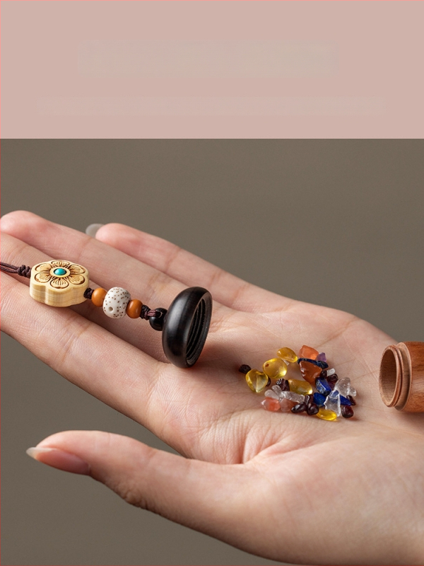 Телефонен синджир и ключодържател — плюшен, карикатурен стил, с завиващ се механизъм, унисекс