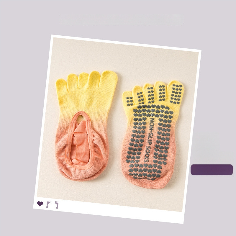 Петопръстни дамски йога чорапи, антихлъзгаща/антифрикционна функция, градиентен модел, памук 70-80%, за летния сезон.