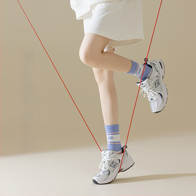 Жени петопръстни памучни чорапи за есенно-зимния сезон, антибактериални, дезодориращи и пот абсорбиращи, средно дълги спортни чорапи.