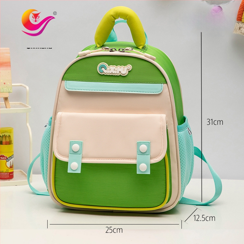 Detský ultraľahký batoh z polyesteru, priedušný, vodeodolný, s krivými ramennými popruhmi