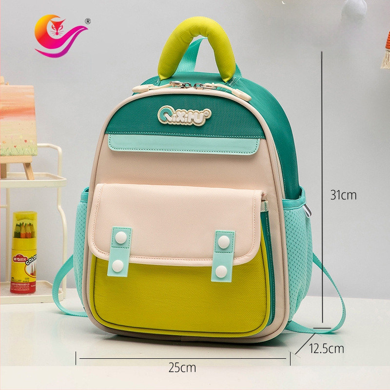 Detský ultraľahký batoh z polyesteru, priedušný, vodeodolný, s krivými ramennými popruhmi