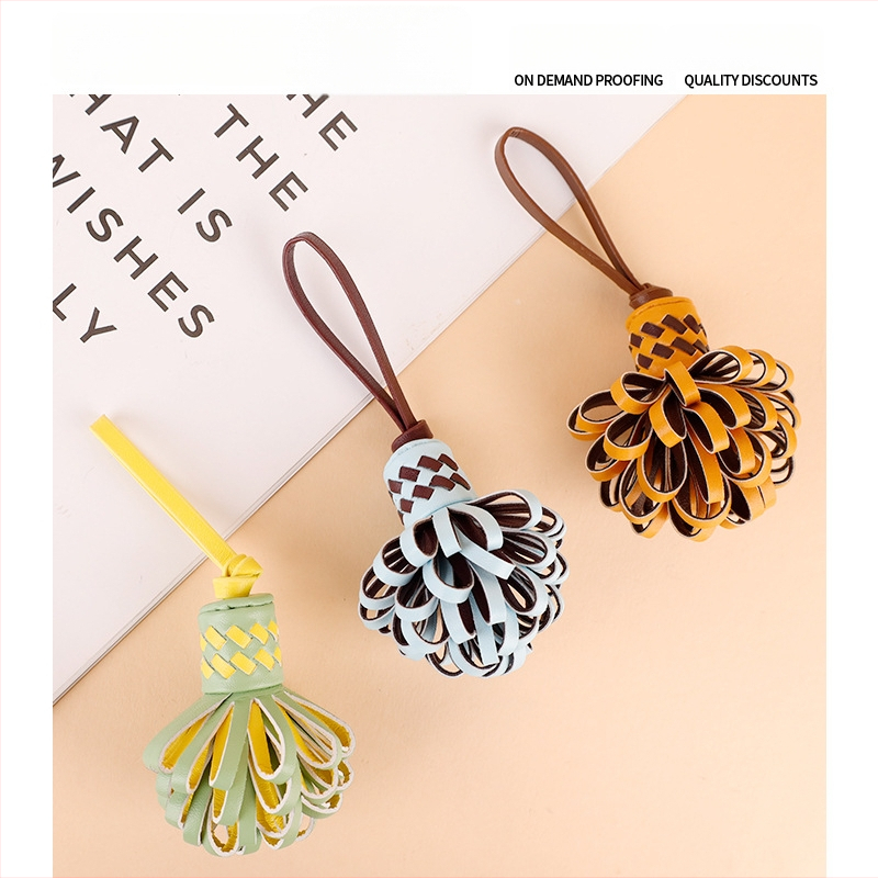 Κρεμαστό για τσάντες από PU δέρμα με φλοράλ μοτίβο, αστικός μινιμαλισμός, φθινοπωρινή κυκλοφορία 2025