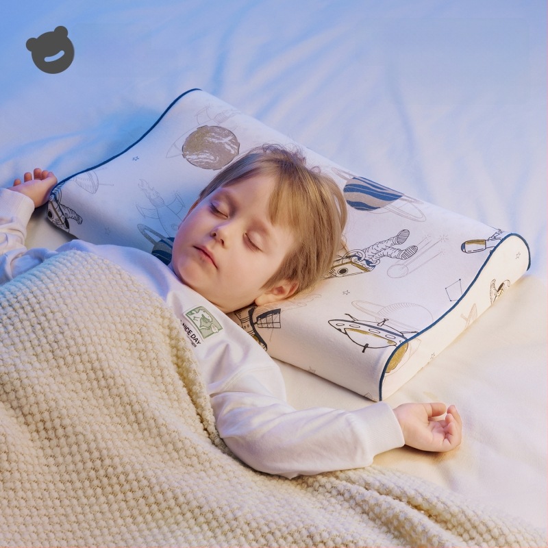 Beptides латексова възглавница за деца и бебета, правоъгълна форма, съдържа латекс над 90%, ядро от чист памук, тегло 1–2 кг