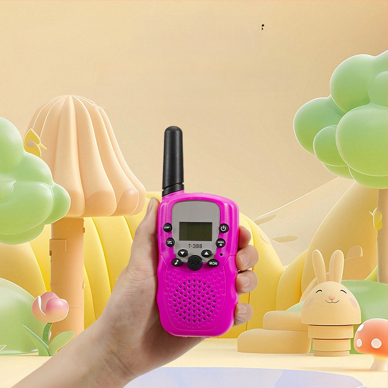 T388 Mini Walkie-Talkie gyerekeknek — Kompakt, tartomány 1,5–3 km, kimenő teljesítmény 0,5 W, 8–22 csatorna, Ni-MH 300 mAh akkumulátor, zavarvédelmi funkció