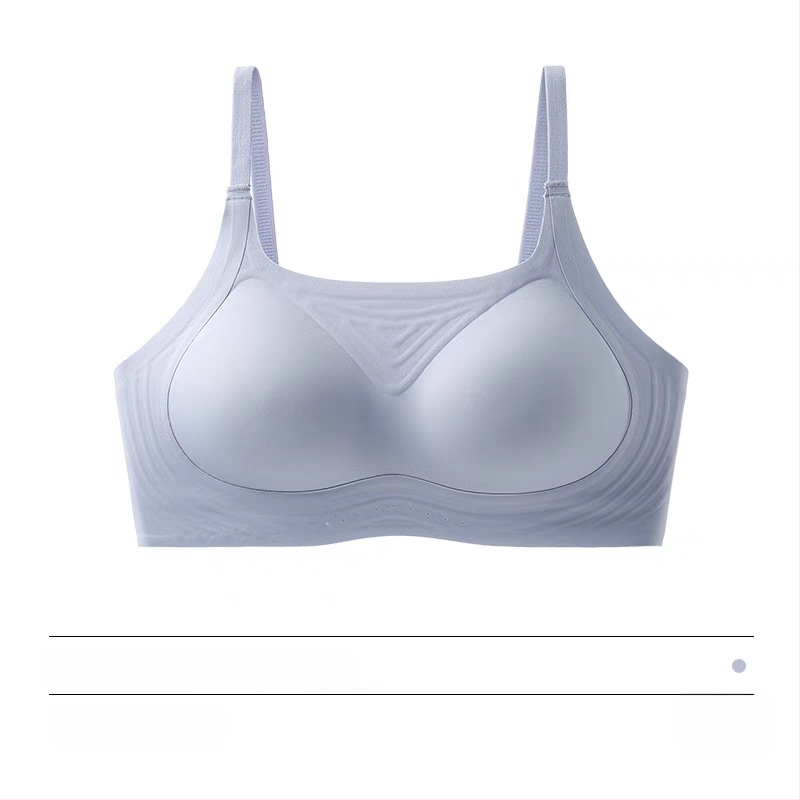 Bezšvová podprsenka s tenkými tvarovanými košíčkami, bez oceľových prvkov, pevné dvojité ramienka, vzadu trojradový háčik