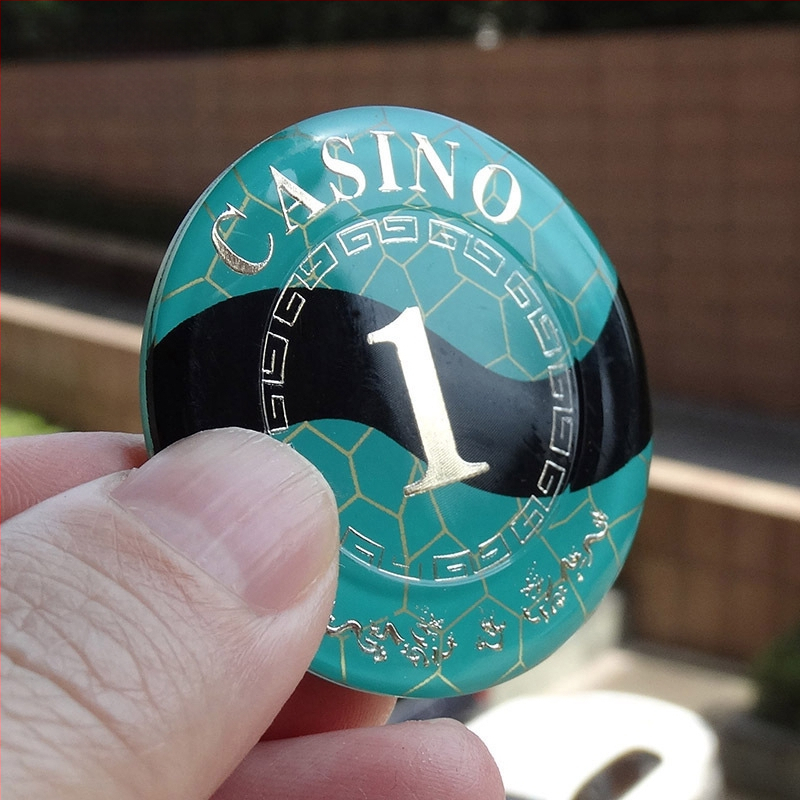 Ακρυλικά τσίπς με μεταλλικό φινίρισμα για αίθουσες σκακιού και καρτών, στρογγυλά και τετράγωνα σχήματα, παραμετροποιήσιμα, μάρκα Joie casino/qiao yu