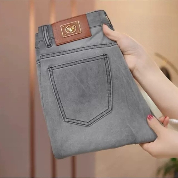 Jeansi bărbați Slim-fit, Croială mică drept, Spălate, Denim 93% bumbac, talie medie