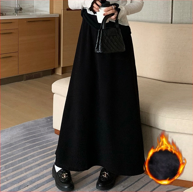 Fustă tricotată în linie A, fără guler, fără mâneci (Lungime medie; Amestec cașmir-poliester)