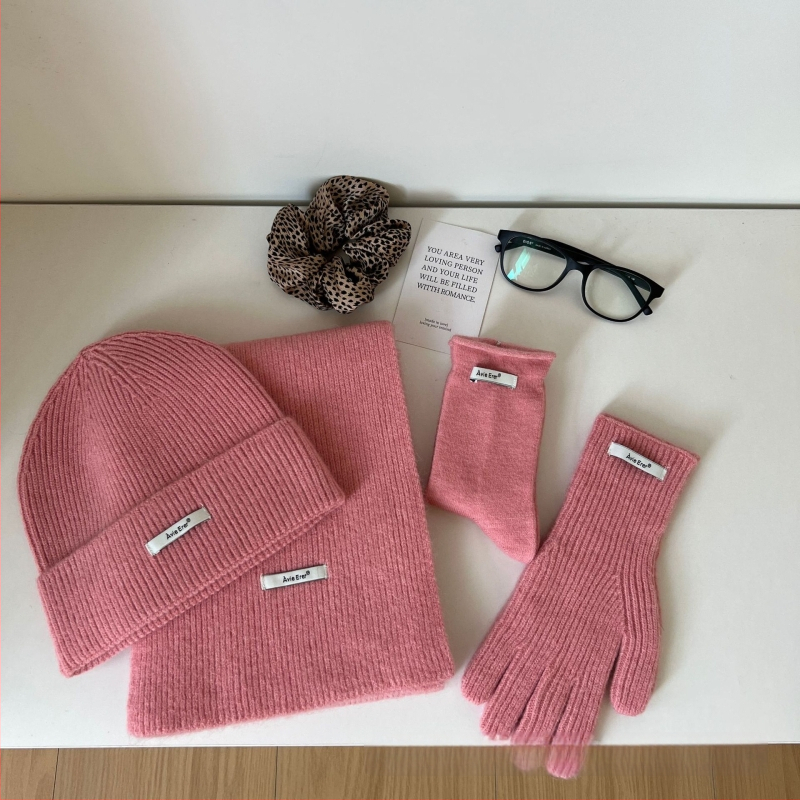 Τετραπλό σετ από μαλλί: καπέλο, φουλάρι, γάντια και κάλτσες για γυναίκες (Υλικό: μαλλί; Τεχνική: Jacquard; Μοτίβο: Μονόχρωμο; Περίοδος: Χειμώνας)